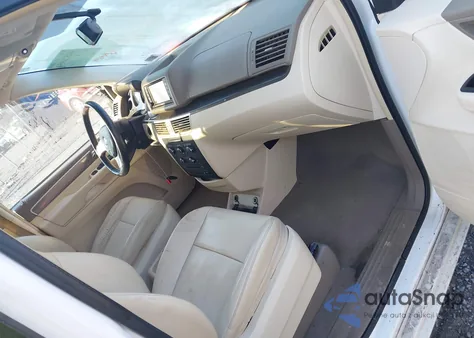 2010 Volkswagen Routan Se from USA, damaged, VIN 2V4RW3D16AR174288